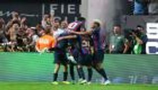 أبرزها ليفاندوفسكي.. 10 صور مثيرة من كلاسيكو ريال مدريد وبرشلونة