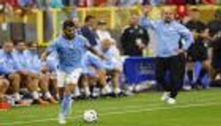 موعد الاعتزال.. رياض محرز يتسلح بالنحافة وقلة الإصابات 