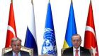 اتفاق إسطنبول.. غذاء العالم يشق "طريقا وعرا" بين ألغام الحرب