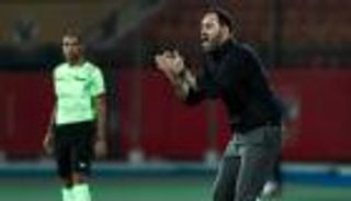 لا يحدث في العالم.. أزمة "فوق طاقة البشر" تغضب سواريس في الأهلي