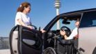 ميني كوبر SE.. سيارة كهربائية لأصحاب الهمم "صور"