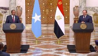 الرئيس المصري ونظيرة الصومالي خلال مؤتمر صحفي بالقاهرة