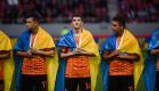 اللعب تحت القصف.. 5 مشاهد غريبة ترسم عودة الدوري الأوكراني