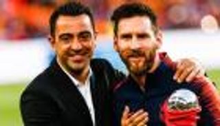 مفاجأة.. تشافي يطلب عودة ميسي إلى برشلونة