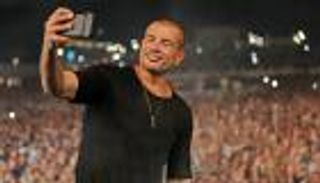 أسعار تذاكر حفل عمرو دياب في العلمين الجديدة.. طاولة بـ50 ألف جنيه