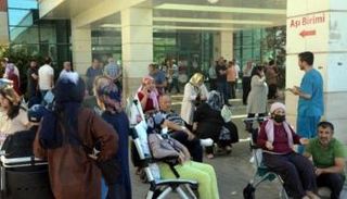 مواطنون أتراك في الشوارع بعد الزلزال