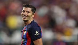 روبرت ليفاندوفسكي مهاجم برشلونة الجديد