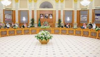 الملك سلمان يرأس مجلس الوزراء
