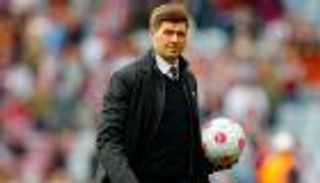 من "الكيك" إلى الغداء.. جيرارد بطل العقوبات الغريبة في أستون فيلا