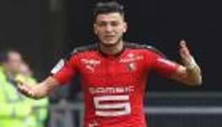 بجانب نجمي برشلونة.. بن سبعيني يدخل تشكيلة أساطير عملاق فرنسا