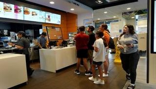 مطعم ماكدونالدز - أ ف ب