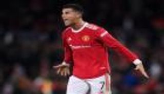 باللافتات.. جماهير أتلتيكو تواصل ثورتها ضد كريستيانو رونالدو (صور)