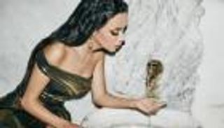 صور جميلة عوض.. "أنوثة طاغية في عز الضهر"