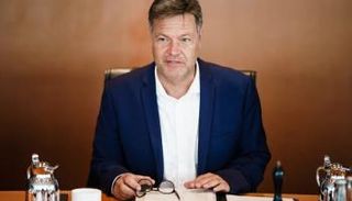 هابيك على مقعد رئيس حكومة ألمانيا