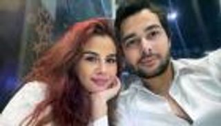 طلاق منة عرفة ومحمود المهدي بعد 30 يوم زواج.. "خيانة وتنازلات"