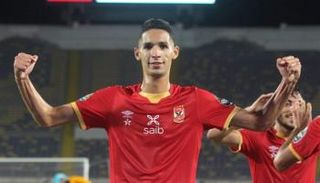 بدر بانون لاعب الأهلي المصري السابق