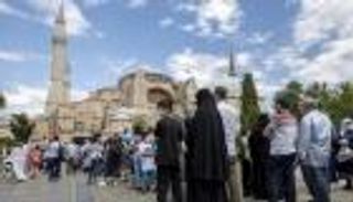 بعد افتتاحه في تركيا للعبادة.. "آيا صوفيا" يجذب 6.5 مليون زائر