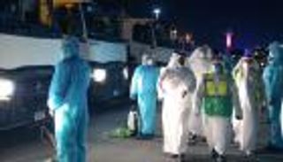 متطوعو الإمارات.. قصص بطولية في العطاء والتفاني