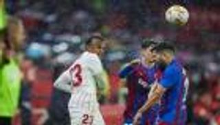 زميل اليوم.. قصة اشتباك لاعب برشلونة الجديد مع جوردي ألبا (فيديو)