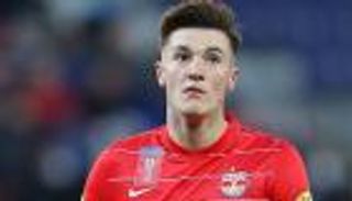 مليار ونجم وتميمة.. سعر ضخم للاعب سالزبورج المطلوب في مانشستر يونايتد