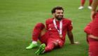 بصور استثنائية.. محمد صلاح بطل جماهير ليفربول