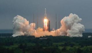 لحظة انطلاق الصاروخ الصيني