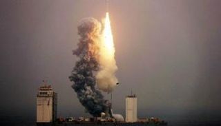 لحظة إطلاق الصاروخ الصيني