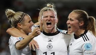 ألكسندرا بوب لاعبة منتخب ألمانيا للسيدات