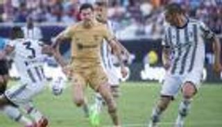 ليفاندوفسكي يفتح النار على بايرن ميونخ بسبب برشلونة