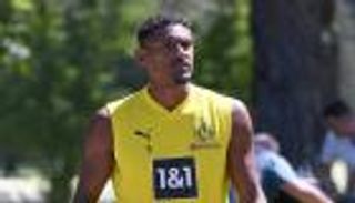 بسبب السرطان.. بروسيا دورتموند يكشف مدة غياب سيباستيان هالر