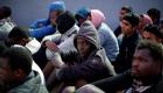 أكبر نشاط للمليشيات.. 1416 ضحية للاتجار بالبشر في ليبيا خلال عامين