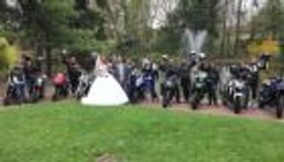 موكب عرس بالدراجات النارية يثير الغرابة في الجزائر