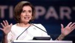 بيلوسي تطير لآسيا.. "عصفورة الكونجرس" بخطر فوق تايوان