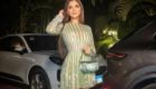 صور مي عمر.. "إطلالة قصيرة عالية التكاليف"