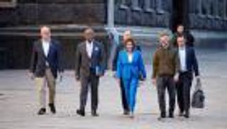 بيلوسي تبدأ جولة آسيوية من سنغافورة.. هل تغامر بزيارة تايوان؟