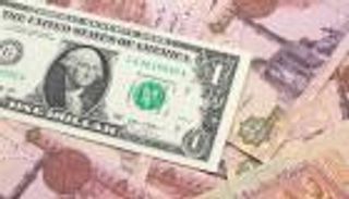 الدولار يتجاوز 19 جنيهًا.. أجواء 2016 تطارد عملة مصر