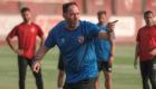 الأهلي المصري.. هل يحل ضحية موسيماني أزمة سواريس؟