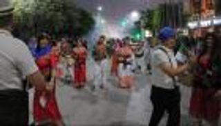 خطأ تقني يعرقل افتتاح مهرجان تيمقاد بالجزائر ويطيح برئيسه (صور)