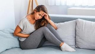 سيدة تعاني ضعف عضلات قاع الحوض- أرشيفية