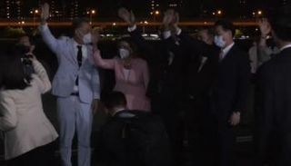 نانسي بيلوسي تصل تايوان