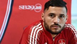 يوسف بلايلي لاعب استاد بريست