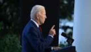 بايدن ومقتل الظواهري.. ضربة بحدين