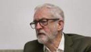 زعيم سابق لمعارضة بريطانيا ينتقد "الدعم الكبير" لأوكرانيا