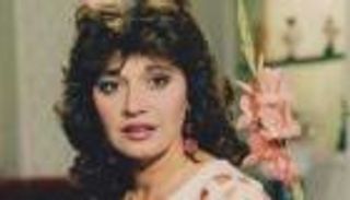  مديحة كامل.. تزوجت 3 مرات وماتت على سجادة الصلاة