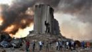 انهيار الجزء الشمالي من صوامع مرفأ بيروت
