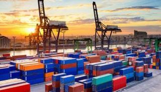 مخاطر عديدة تهدد سلاسل الإمدادات