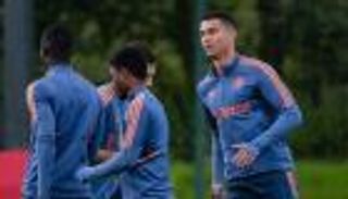 بسبب هداف الوديات.. هل يبدأ رونالدو أساسيا في افتتاح الدوري الإنجليزي؟