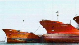 ناقلات عدن المتهالكة