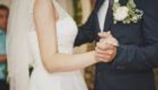 مصري يقيم أغرب دعوى نشوز: زوجتي مرتبطة بوالدتها