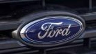 للشهر الثاني.. مبيعات فورد تنجو من محنة شركات السيارات الأمريكية